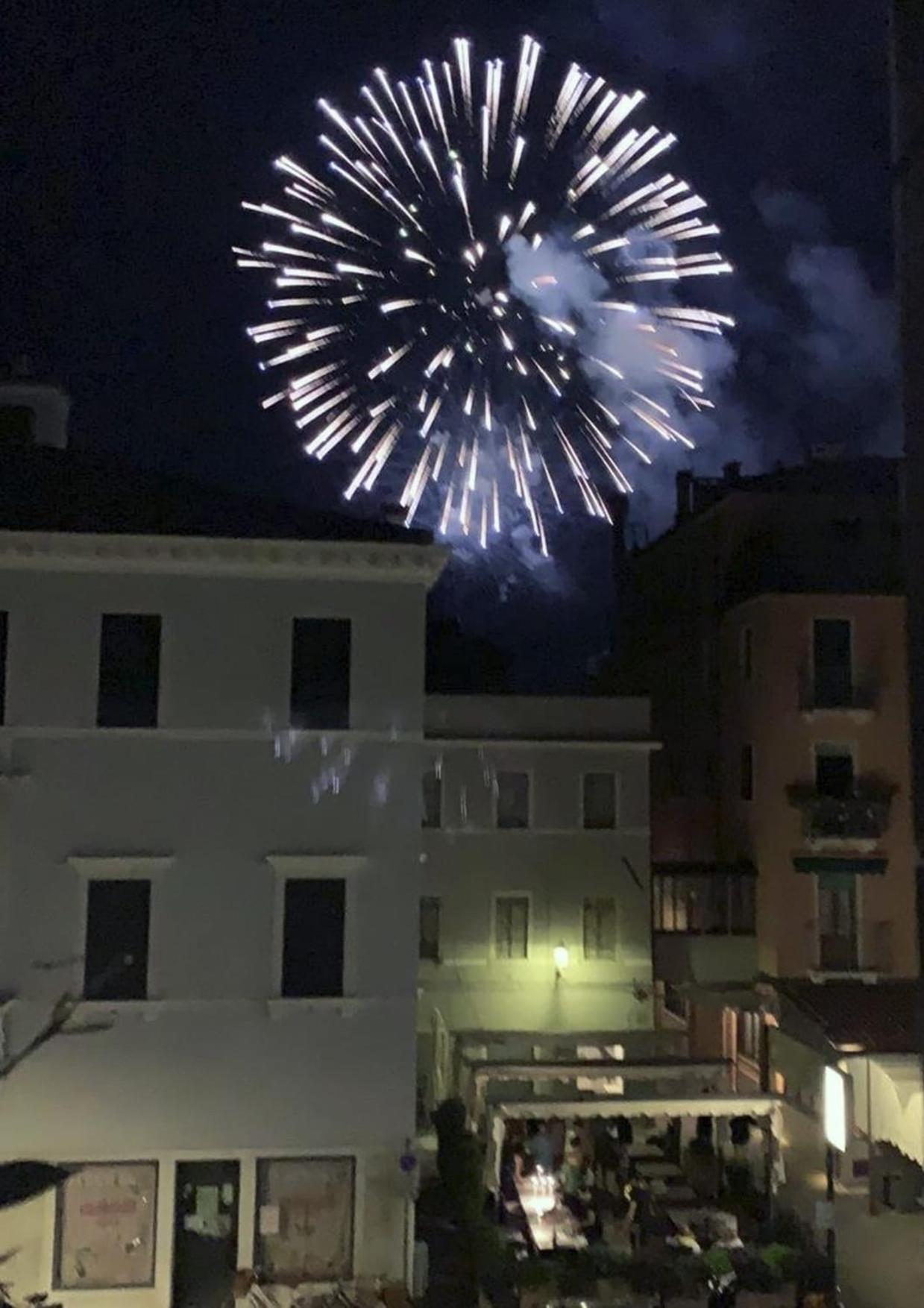 Casa Manuela Non Turisti Ma Ospiti Apartment Chioggia Exterior foto
